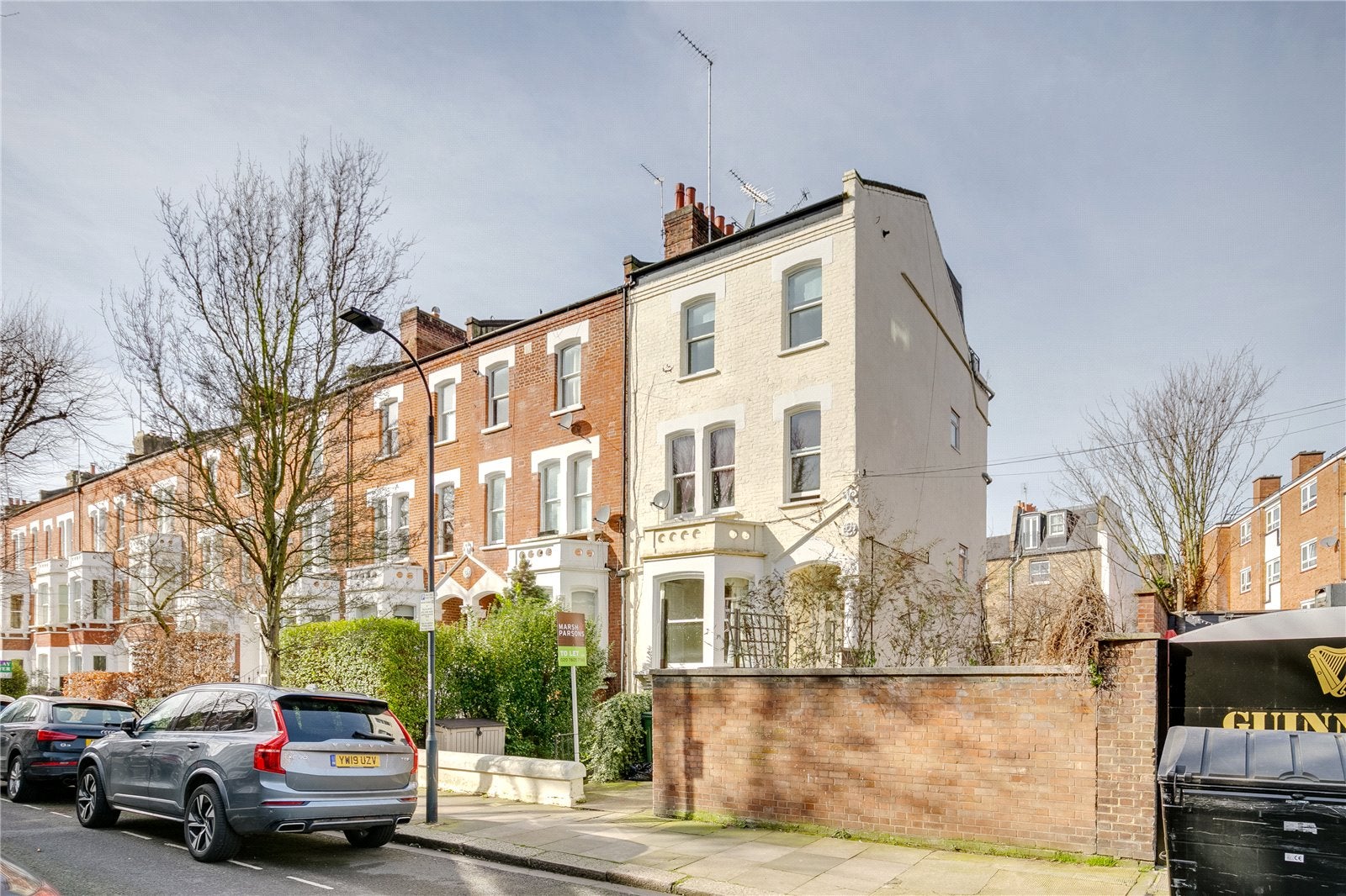 Flat Aynhoe Road in Greater London