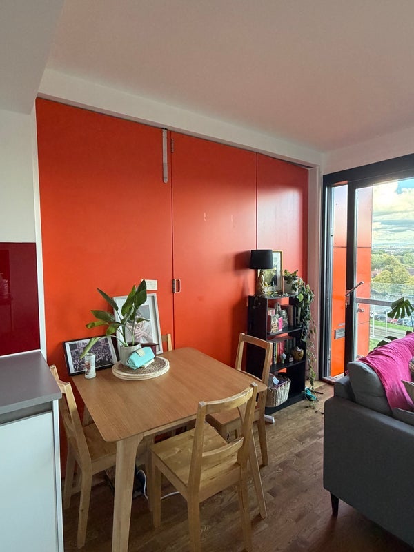 Room Lampwick Lane in Manchester