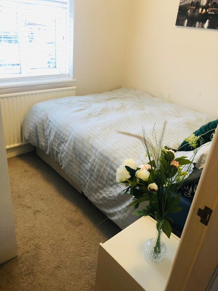 Room Masefield Road in Grays