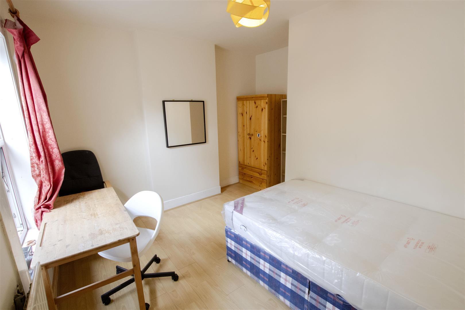 Flat Bournbrook Road in Birmingham