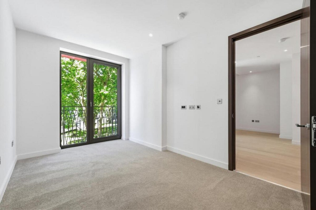 Flat Princess Louise Close in City of Westminster