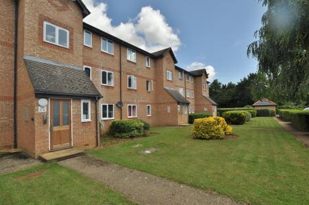 Flat Wedgewood Road Flats in North Hertfordshire