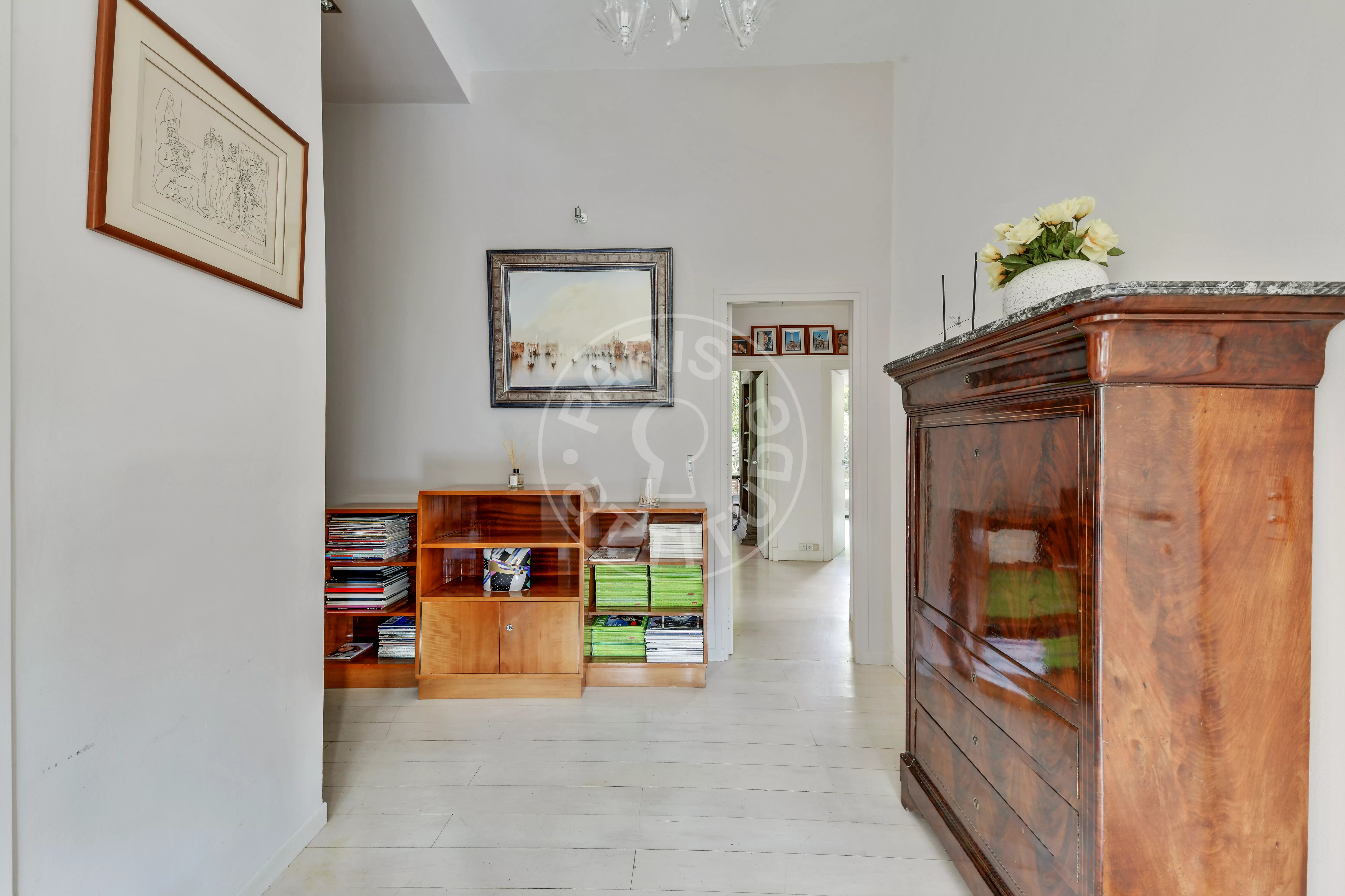 Flat Rue Saint-James in Neuilly-sur-Seine