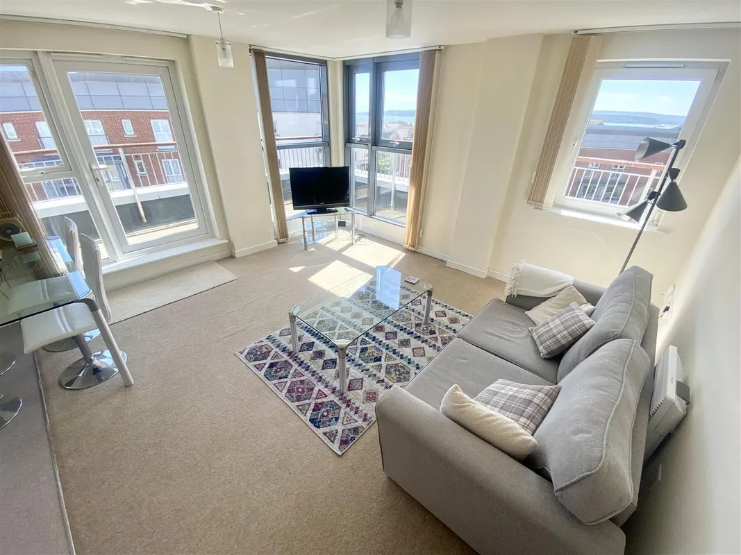 Flat Avenel Way in Poole