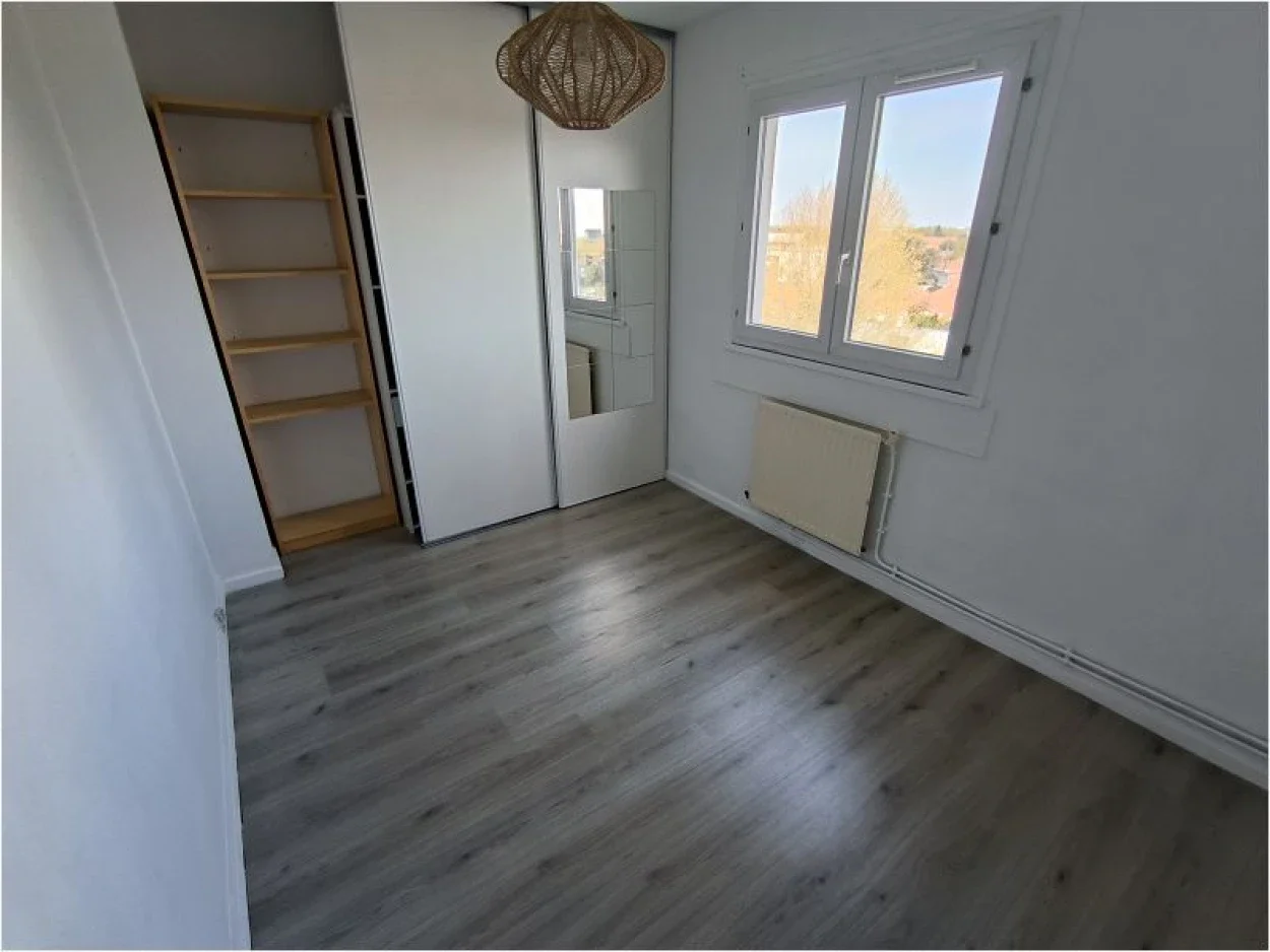 Flat Rue des Frères Lumière in Loos