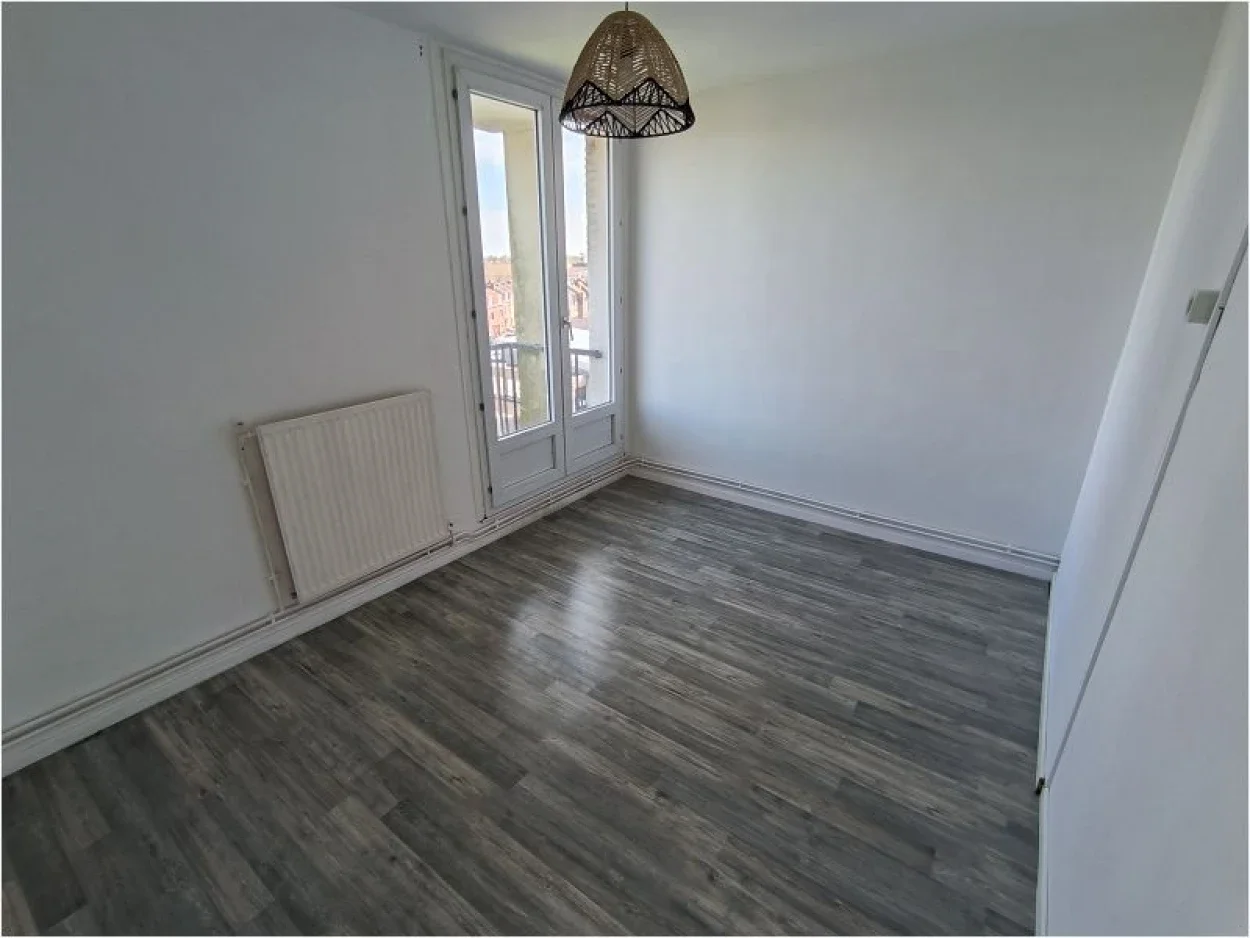 Flat Rue des Frères Lumière in Loos