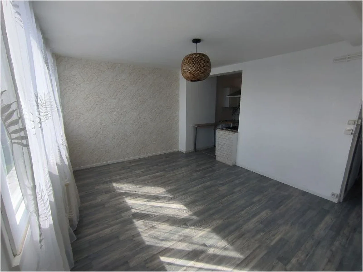 Flat Rue des Frères Lumière in Loos