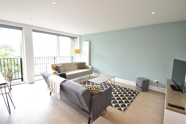 Flat Wolsey Road in Elmbridge