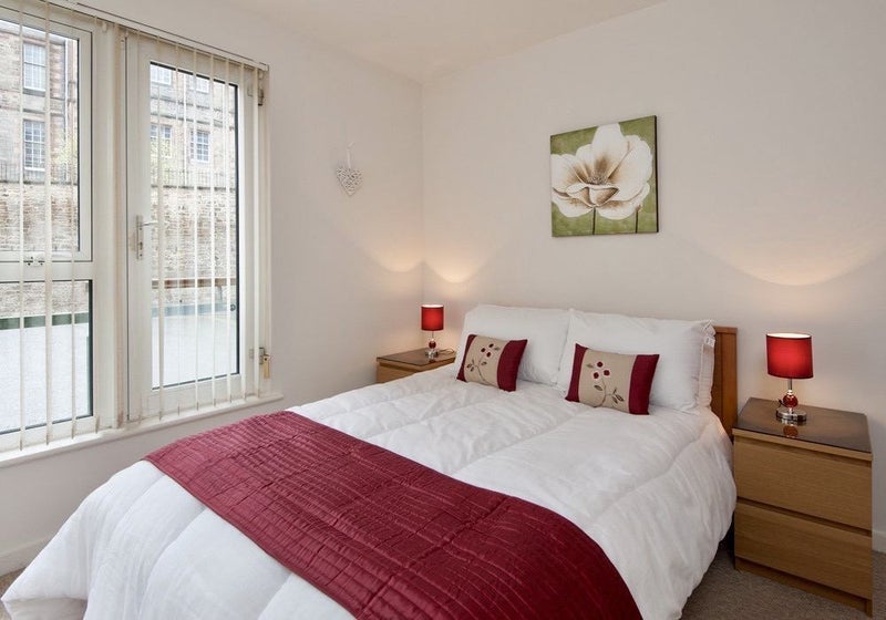 Room Holyrood Road in City of Edinburgh