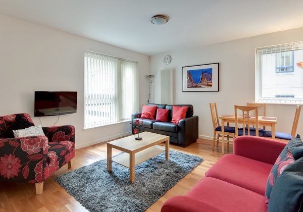 Room Holyrood Road in City of Edinburgh