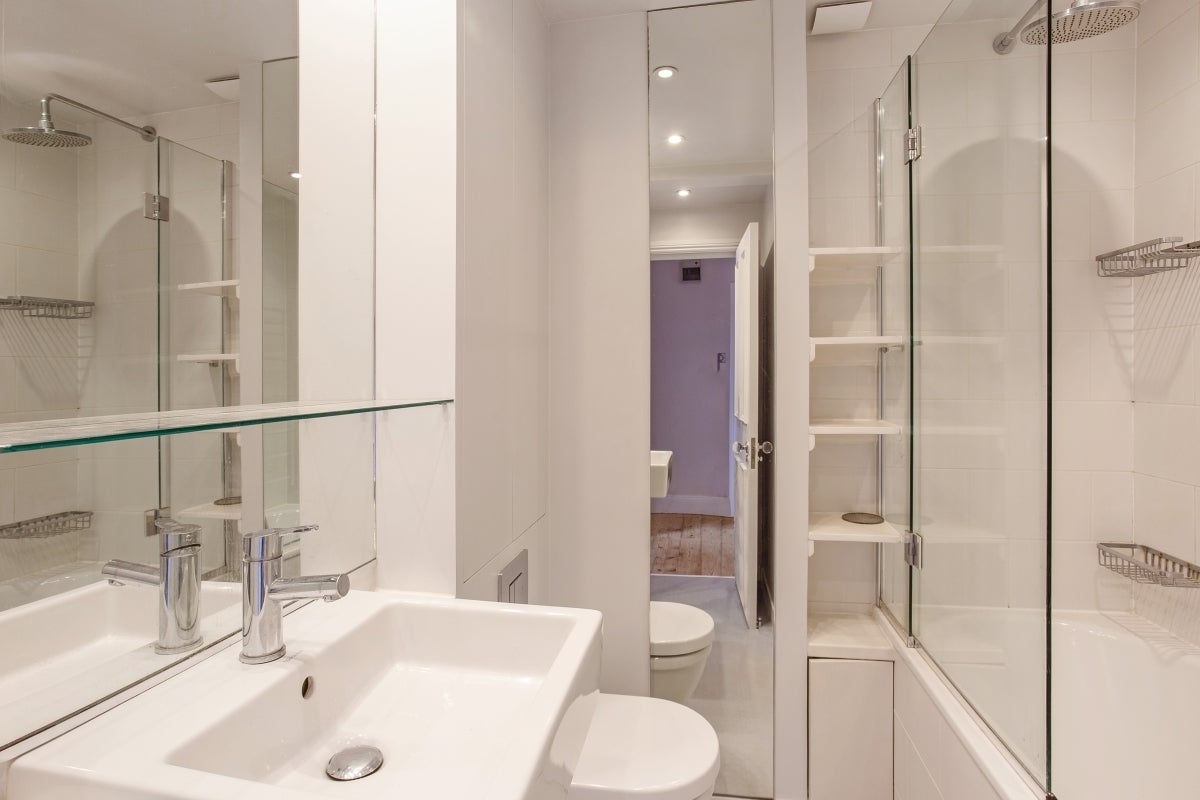 Flat Elgin Avenue in City of Westminster