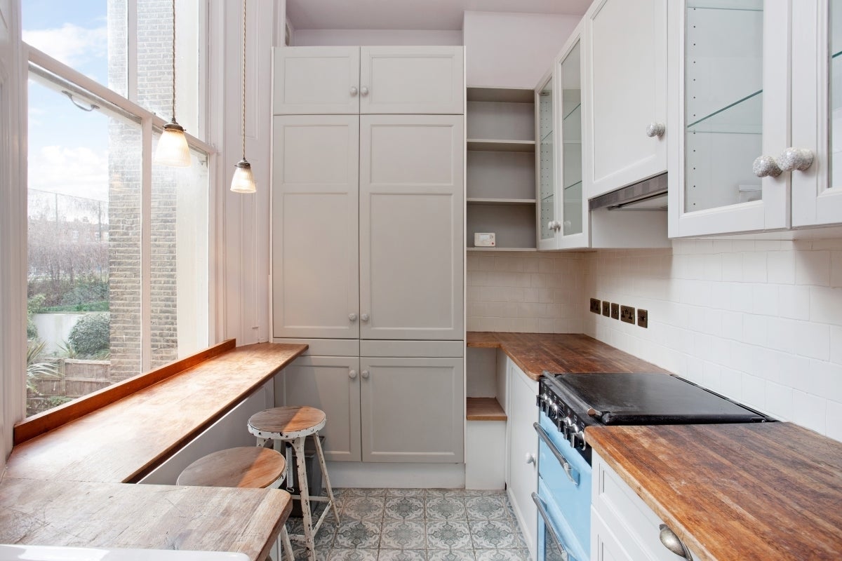 Flat Elgin Avenue in City of Westminster