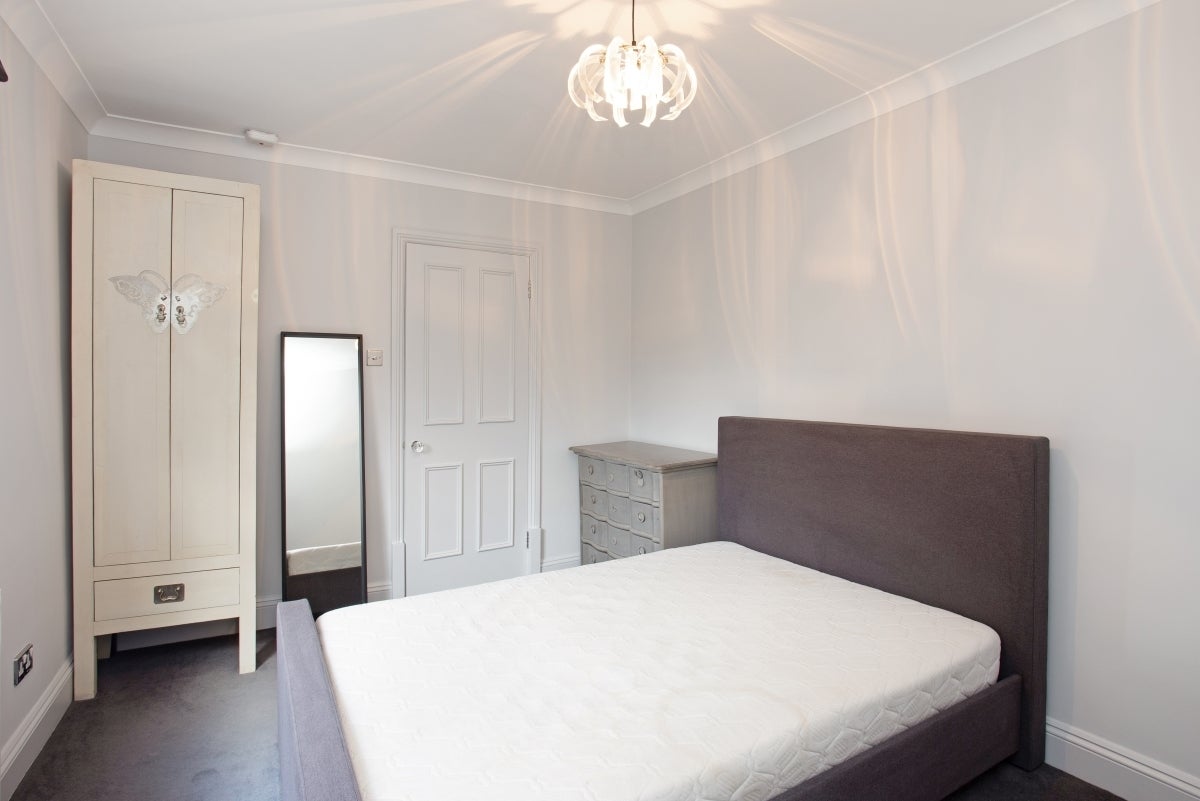 Flat Elgin Avenue in City of Westminster