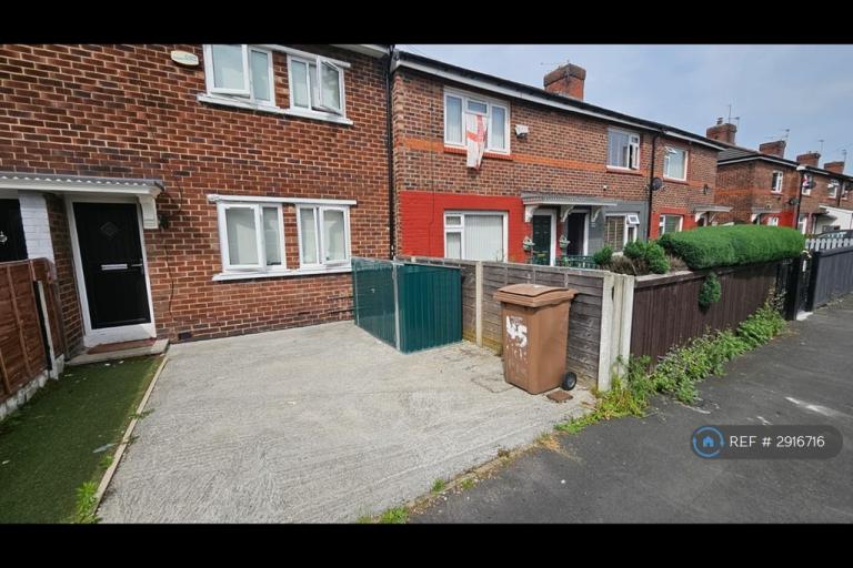 House Lichfield Street in Salford