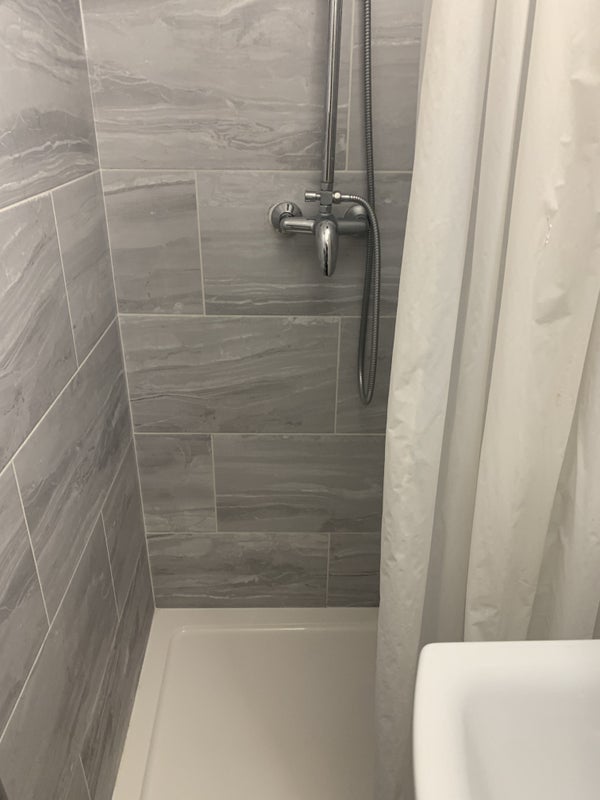 Room Gunnersbury Avenue in Greater London
