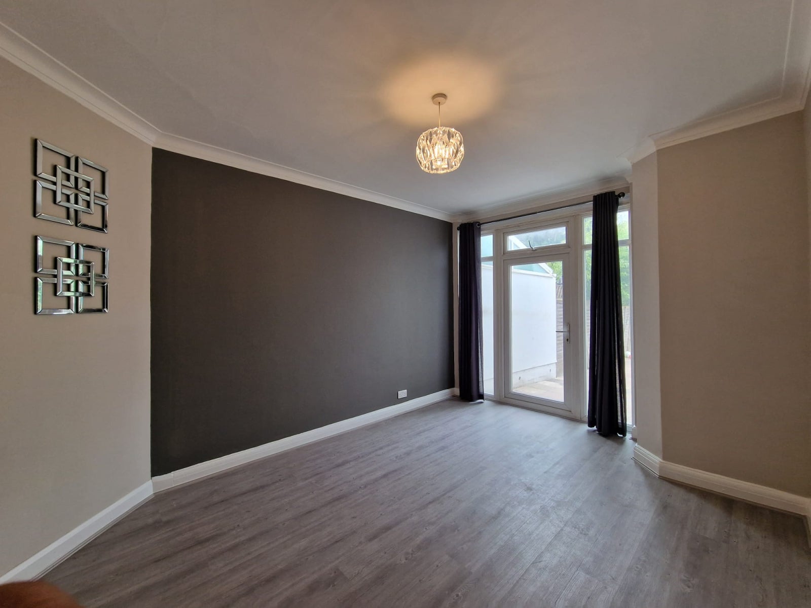 Flat Golders Manor Drive in Greater London