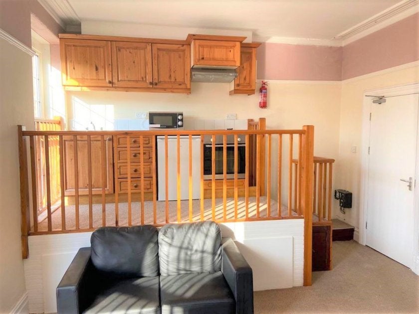 Flat Sketty Road in Swansea