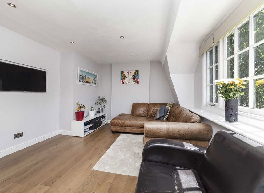 Flat Gunterstone Road in Greater London