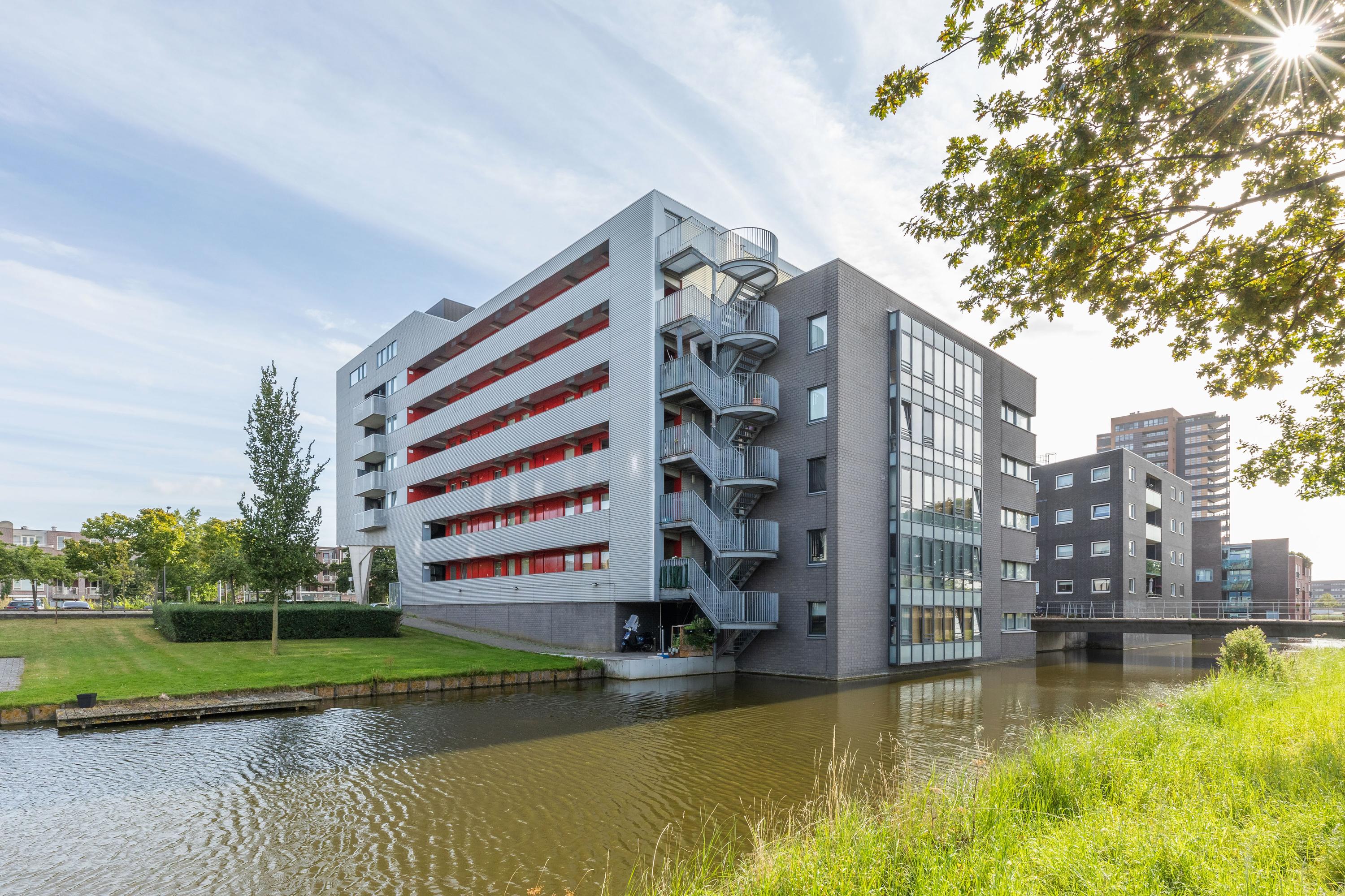Ladogameerhof 189 in Amsterdam
