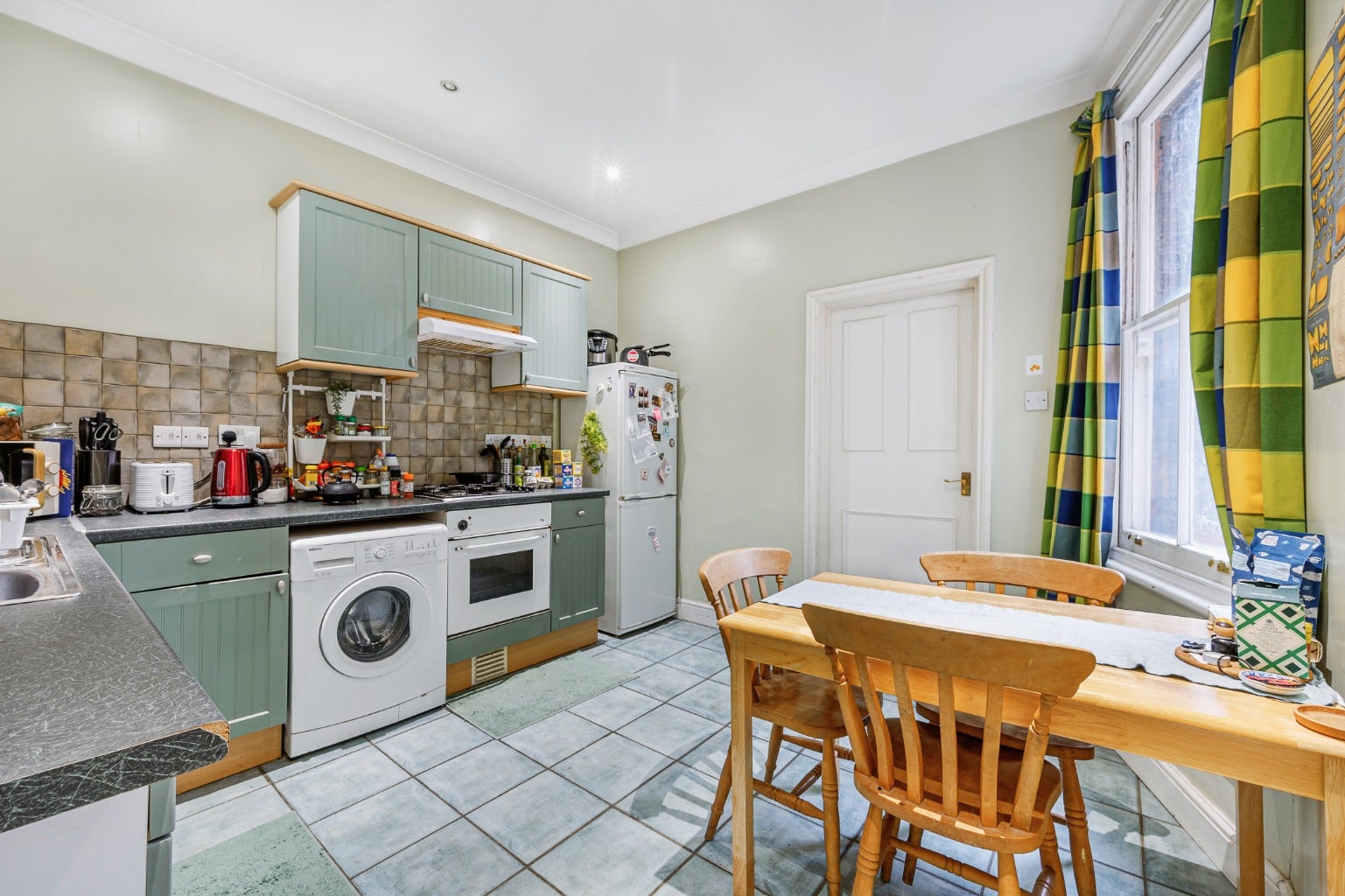 Flat Kingwood Road in Greater London