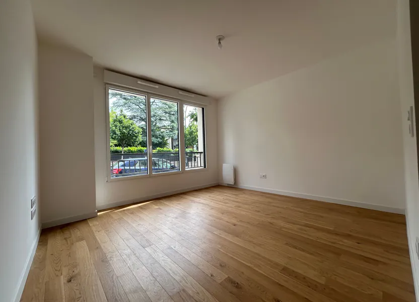 Flat Avenue de la Paix in Vanves