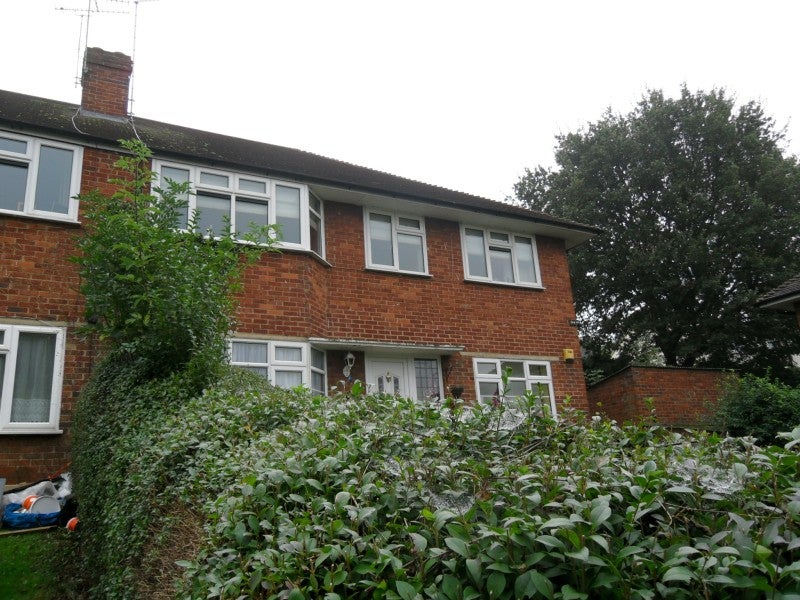 Flat Sewardstone Gardens in Greater London