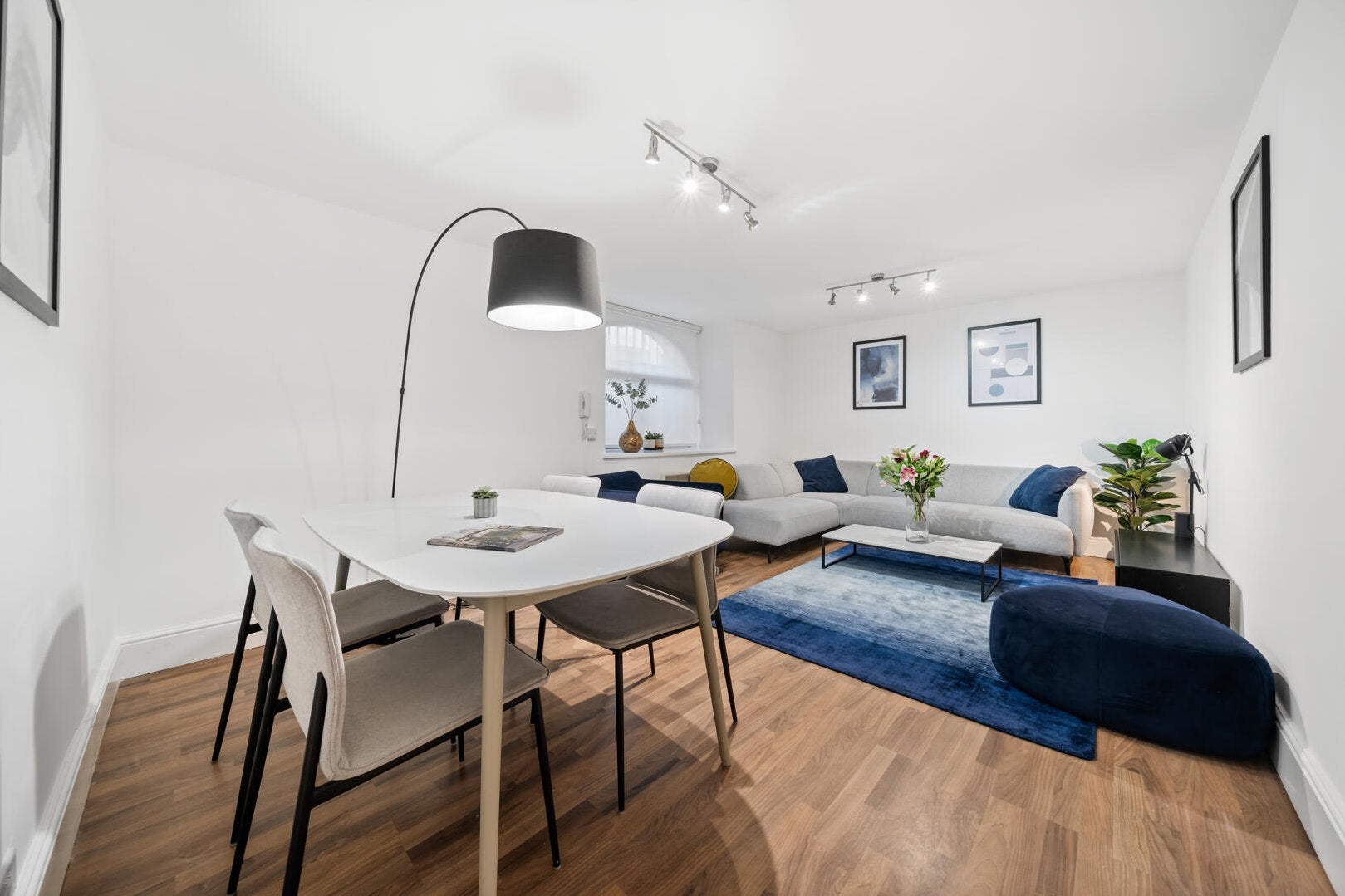 Flat Iverna Court in Greater London
