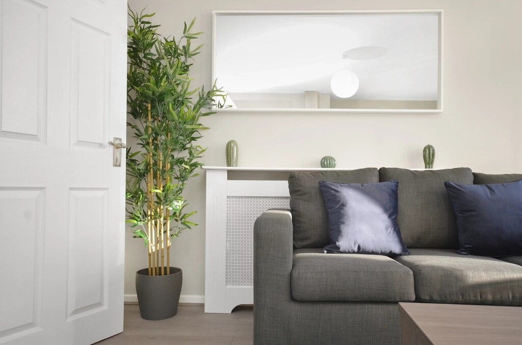 Room Candy Street in Greater London