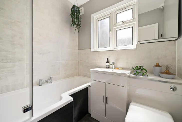 Flat Clarence Road in Greater London