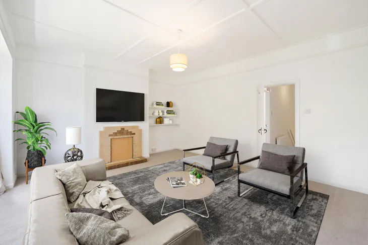 Flat Clarence Road in Greater London