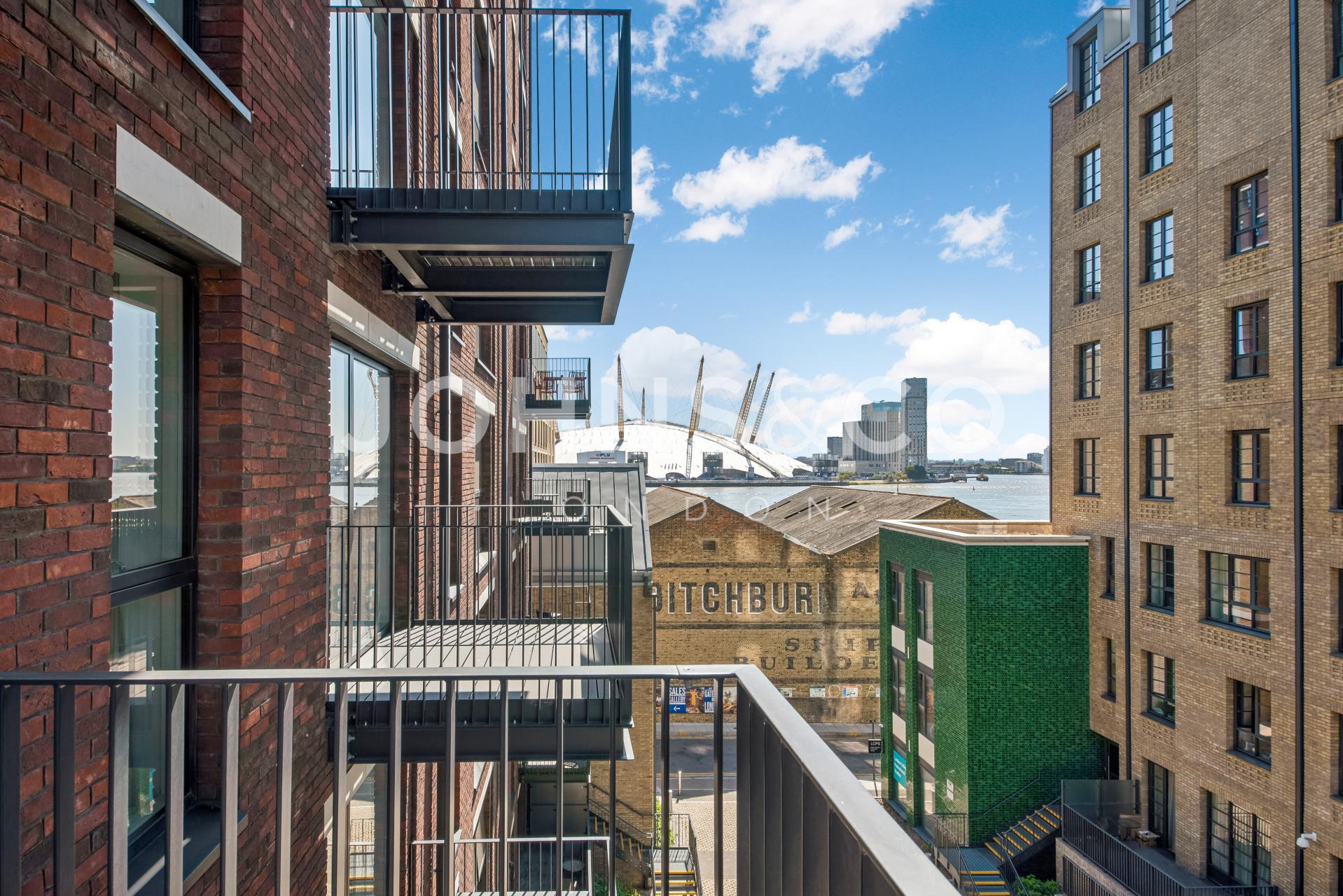 Flat Hercules Slip in Greater London