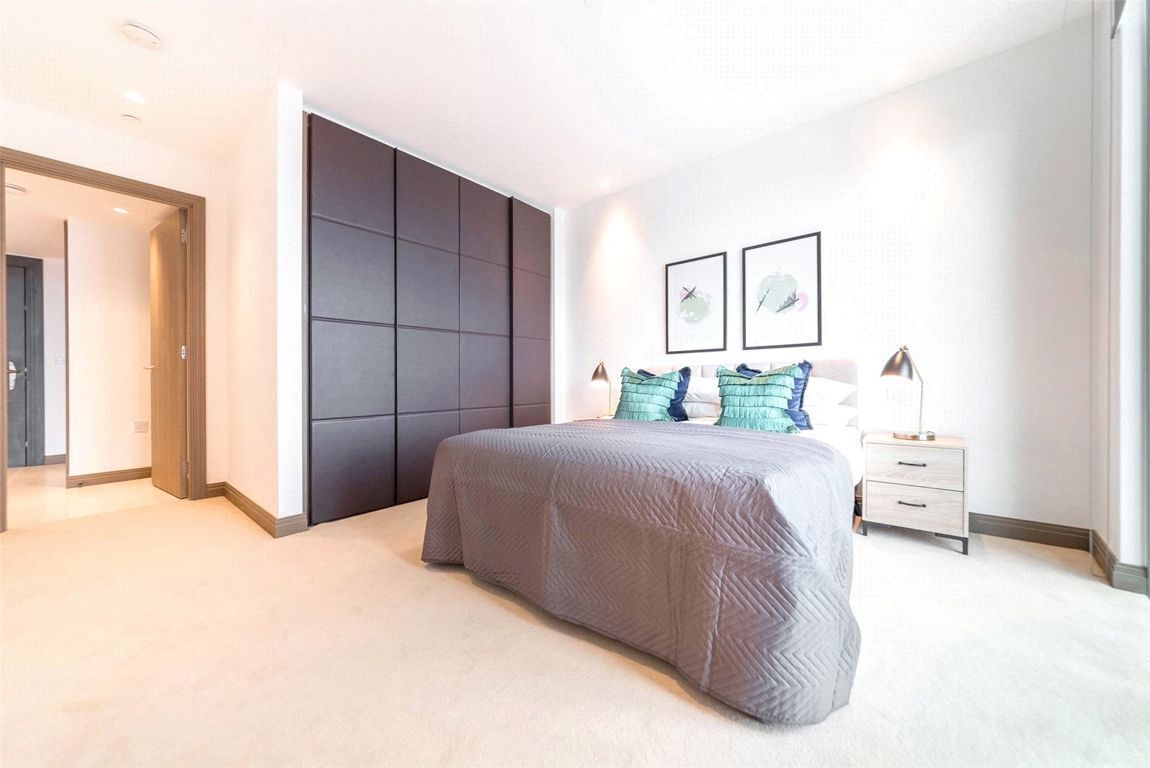 Flat Blackfriars Road in Greater London