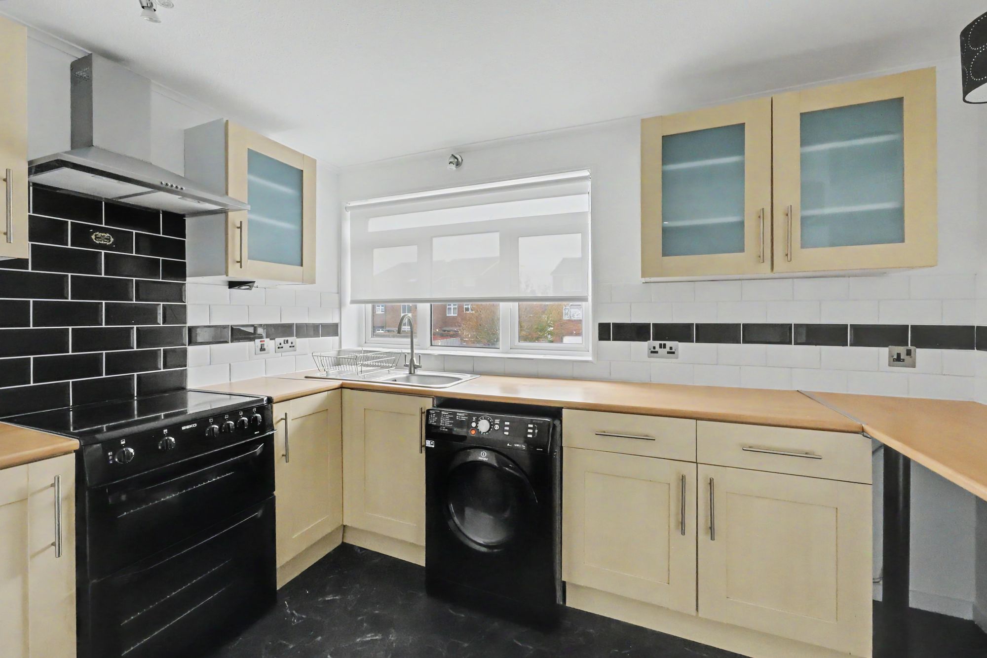Flat Warner Road in Worthing