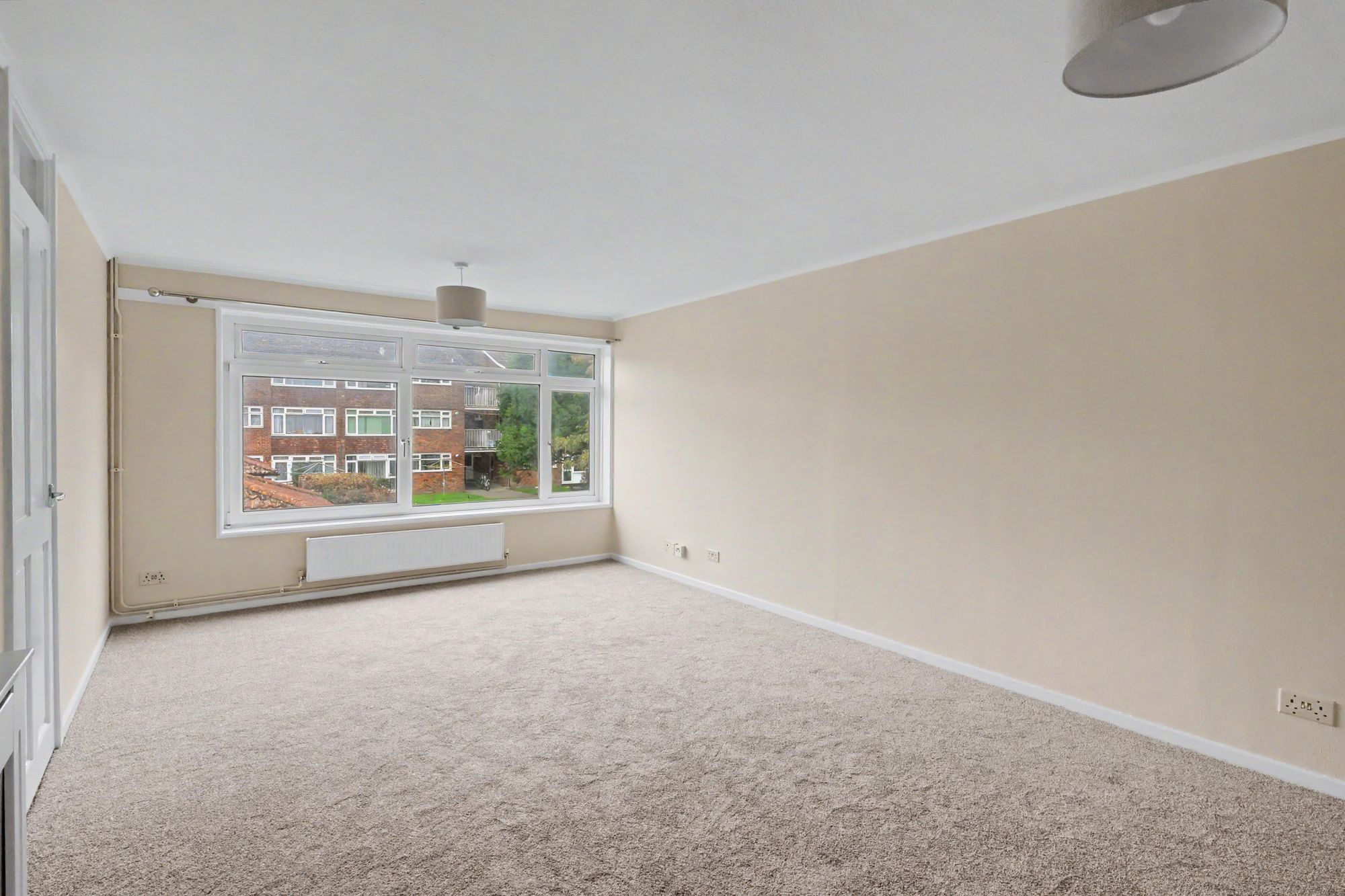 Flat Warner Road in Worthing