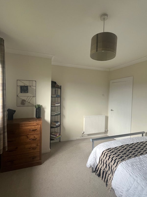Room Shafton Road in Glasgow