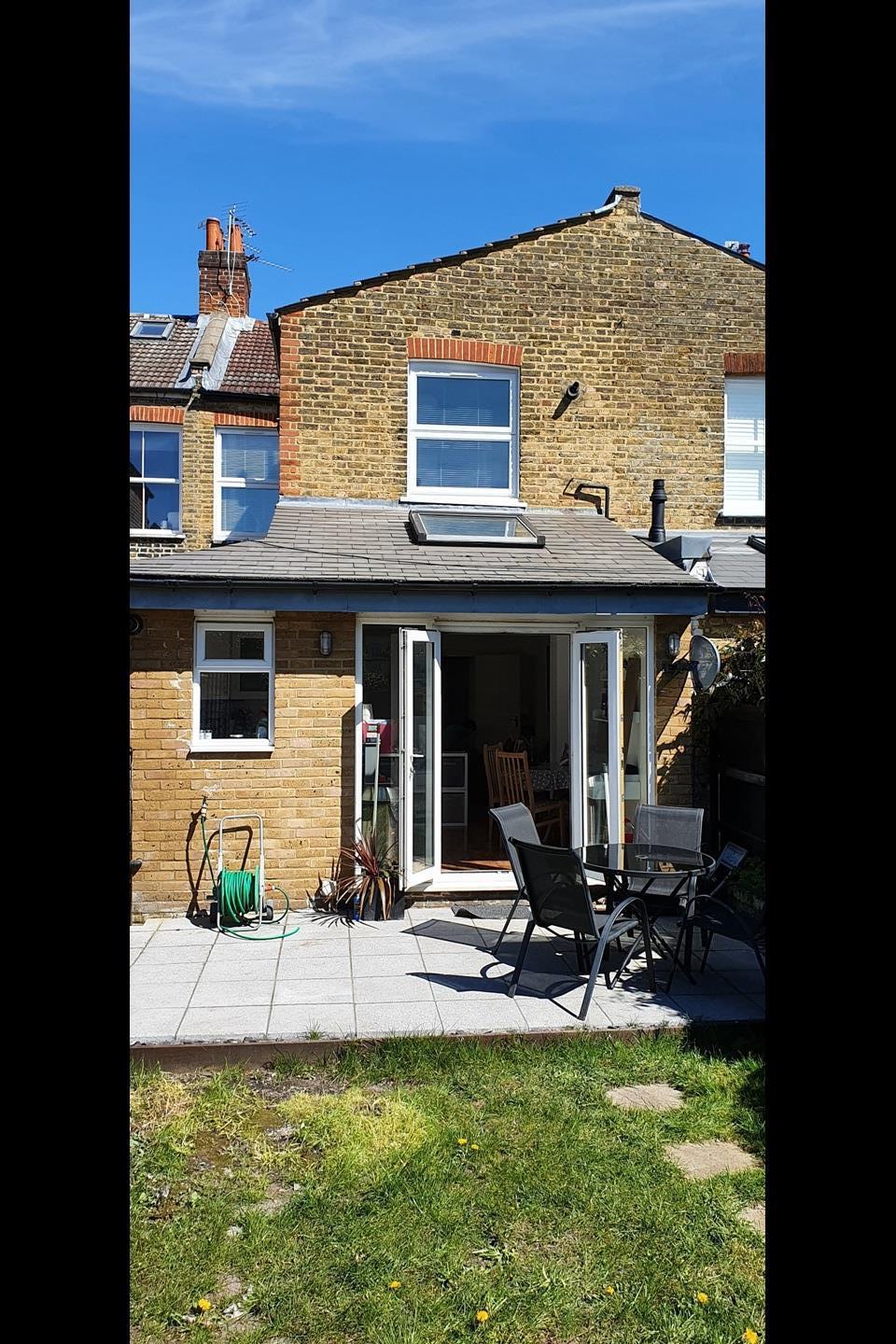 Flat Moring Road in Greater London