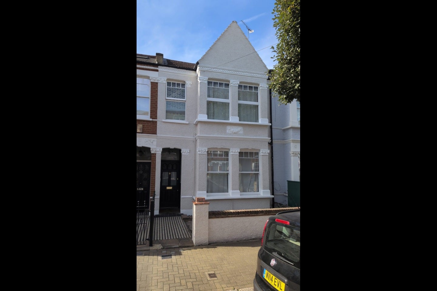 Flat Moring Road in Greater London