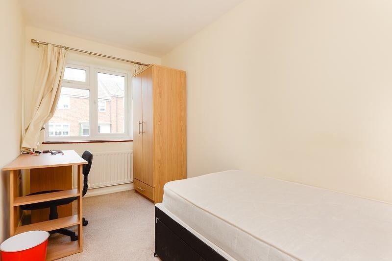 Room Godden Road in Canterbury