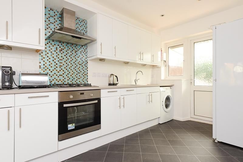 Room Godden Road in Canterbury