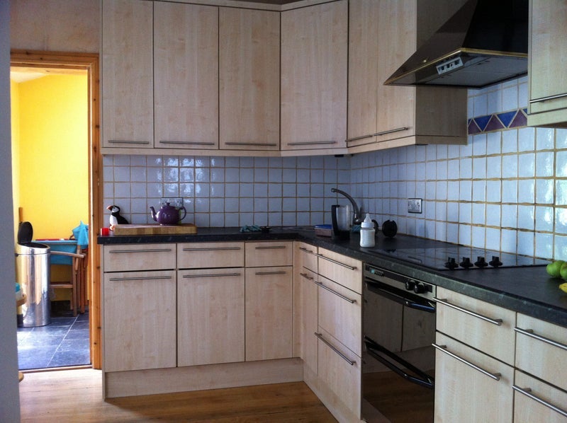 Room Cheltenham Road in Greater London
