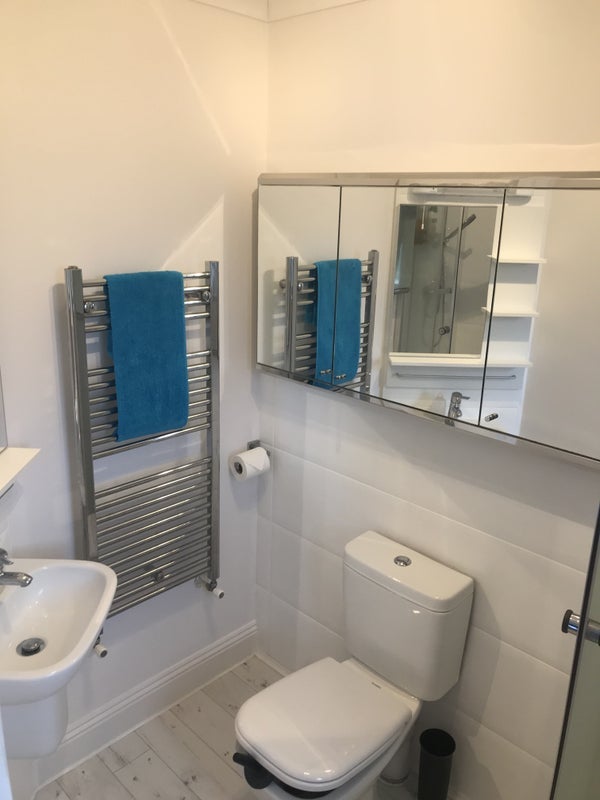 Room Ringwood Road in Poole