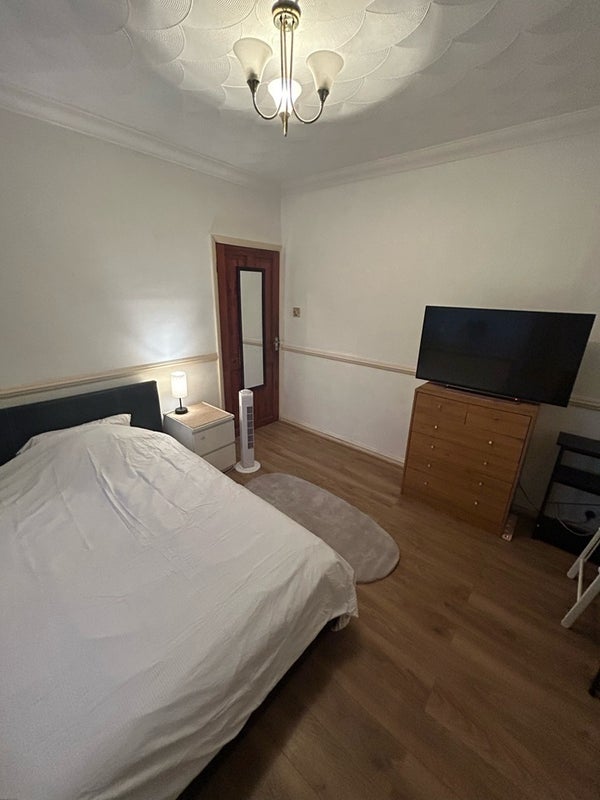 Flat King Alfred Avenue in London