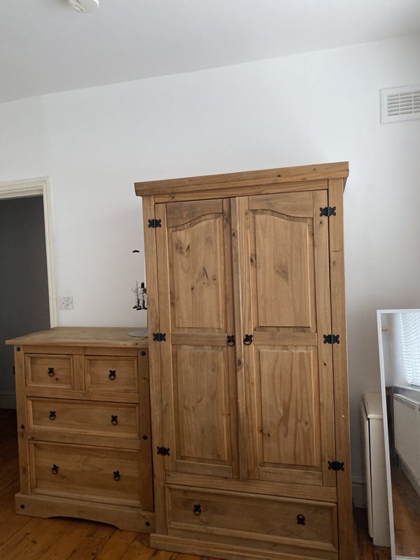 Room Kingswood Road in Manchester