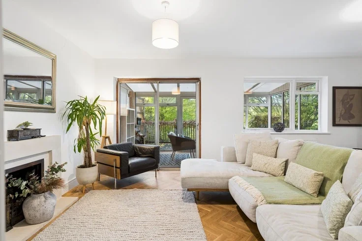 2 Bedroom properties to rent in Hazlemere | rentaroof