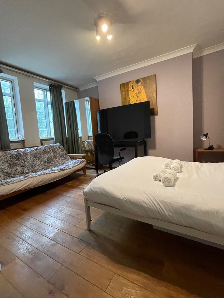 Flat Mackennal Street in City of Westminster