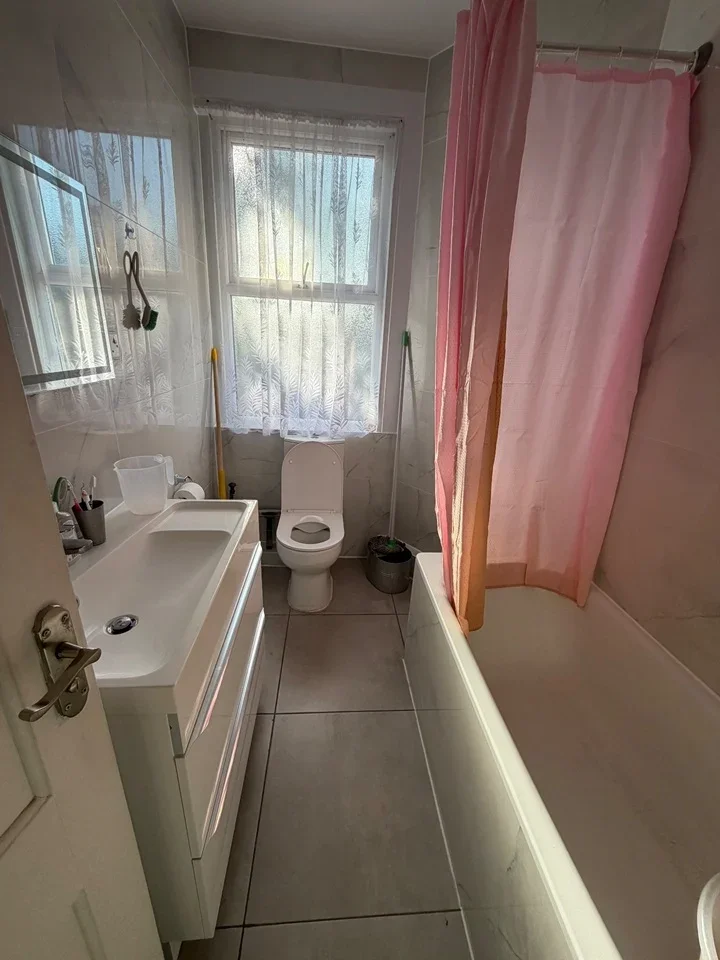 Room Kingsway in Greater London