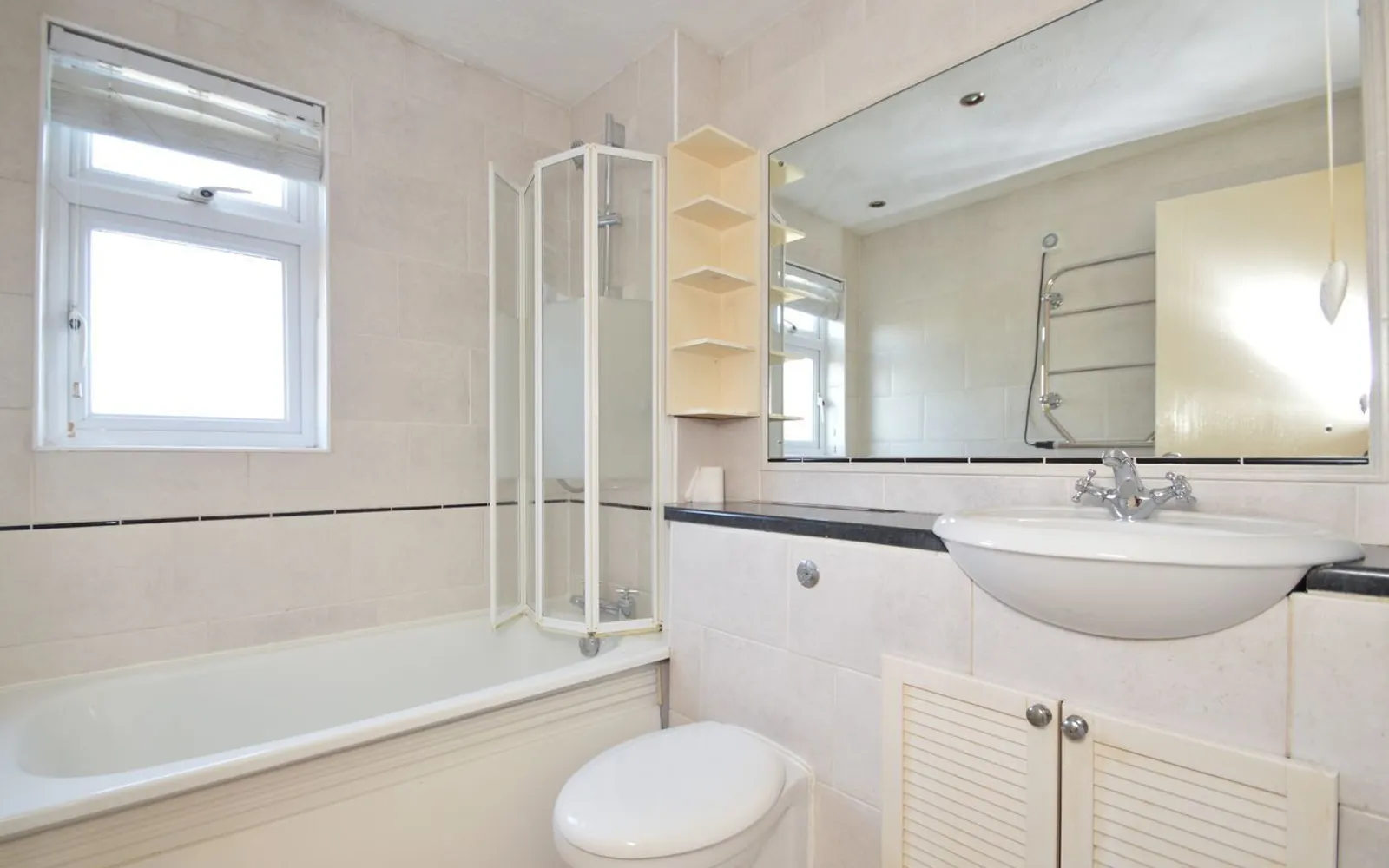 Flat Vanburgh Mews in Elmbridge