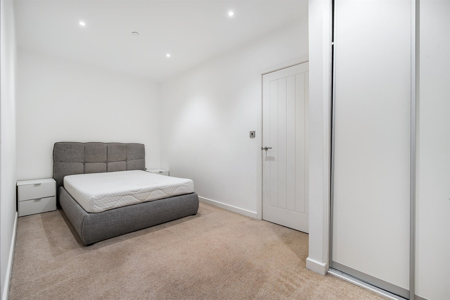 Flat Garrard Street in Reading