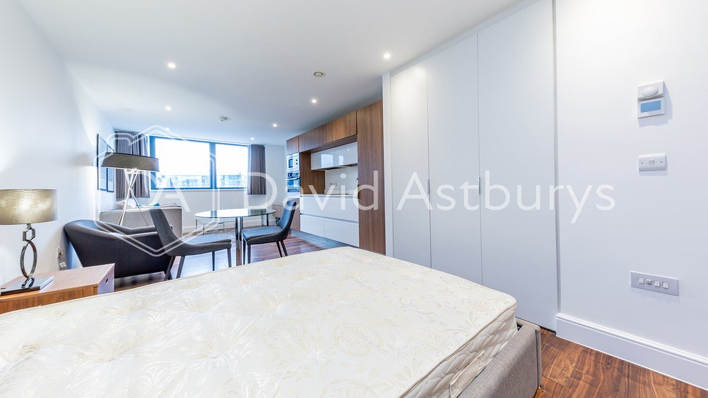 Flat Swiss Terrace in Greater London