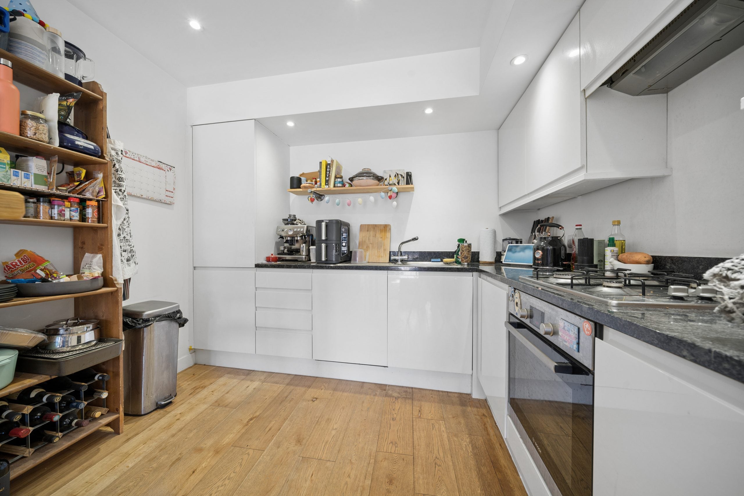 Flat Mare Street in Greater London